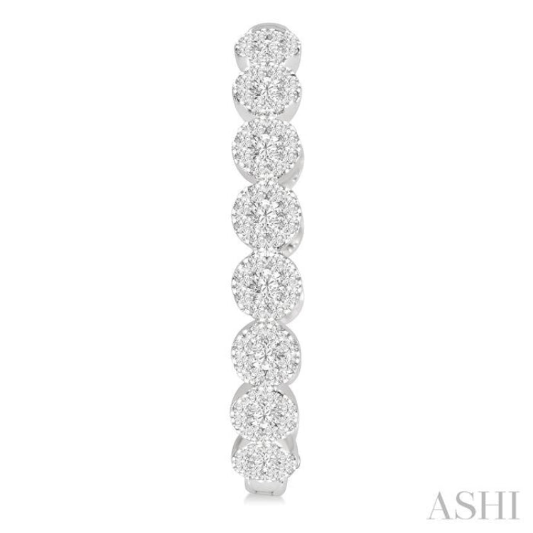 2 Ctw Circular Link Lovebright In-Out Round Cut Diamond Hoop Earring in 14K White Gold