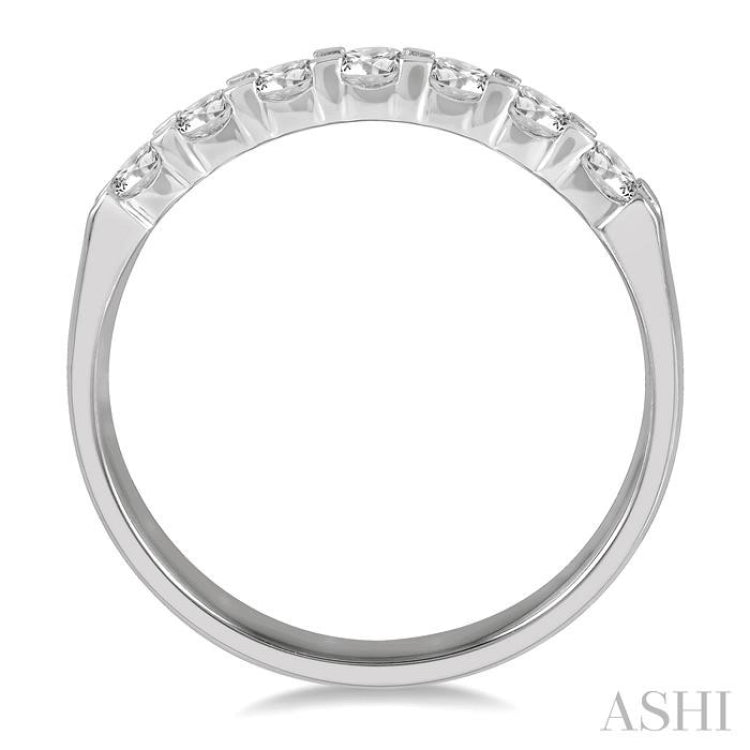 1/2 Ctw 7 Stone Round Cut Diamond Wedding Band in 14K White Gold