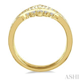 1/4 ctw Chevron Shank Round Cut Diamond Band in 14K Yellow Gold