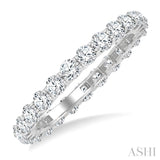 1/2 Ctw Round Cut Diamond Eternity Band in 14K White Gold