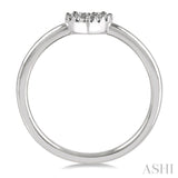 1/10 Ctw Heart Charm Round Cut Diamond Petite Fashion Ring in 14K White Gold