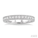 1/4 Ctw Round Cut Diamond Wedding Band in 14K White Gold