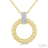 1/8 Ctw Cable Chain Inspired Bold Weave Circle Round Cut Diamond Pendant With Chain in Yellow Gold Vermeil