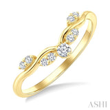 1/8 Ctw Curvy Chevron Leaf Motif Round Cut Diamond Fashion Band in 10K Yellow Gold