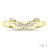 1/8 Ctw Curvy Chevron Leaf Motif Round Cut Diamond Fashion Band in 10K Yellow Gold
