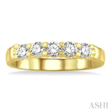 1/2 Ctw 5 Stone Round Cut Diamond Wedding Band in 14K Yellow Gold