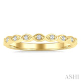 1/10 Ctw Marquise Mount Link Round Cut Diamond Wedding Band in 14K Yellow Gold
